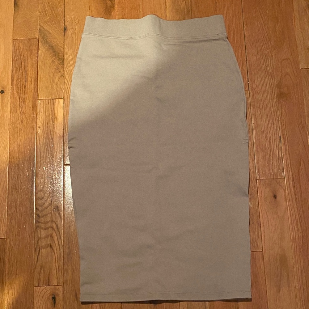 Iris Woman’s pencil skirt